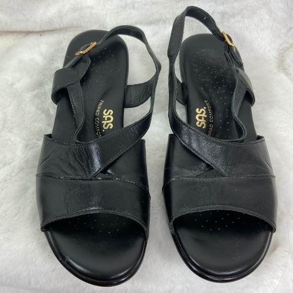 SAS Shoes - SAS black leather cross cross sandal
Size 9M